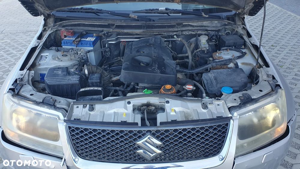 Suzuki Grand Vitara 2.0 De Luxe - 17