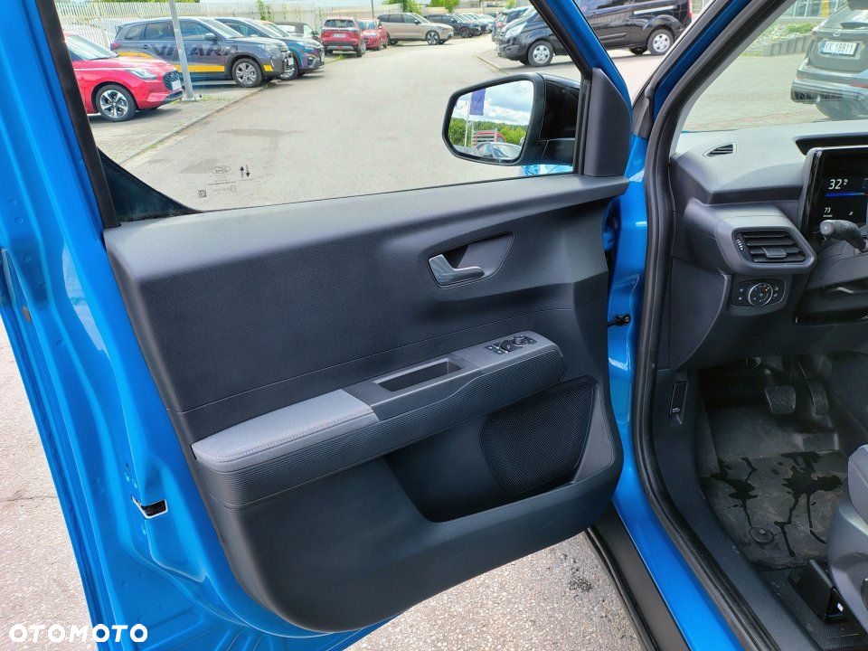 Ford Courier - 12
