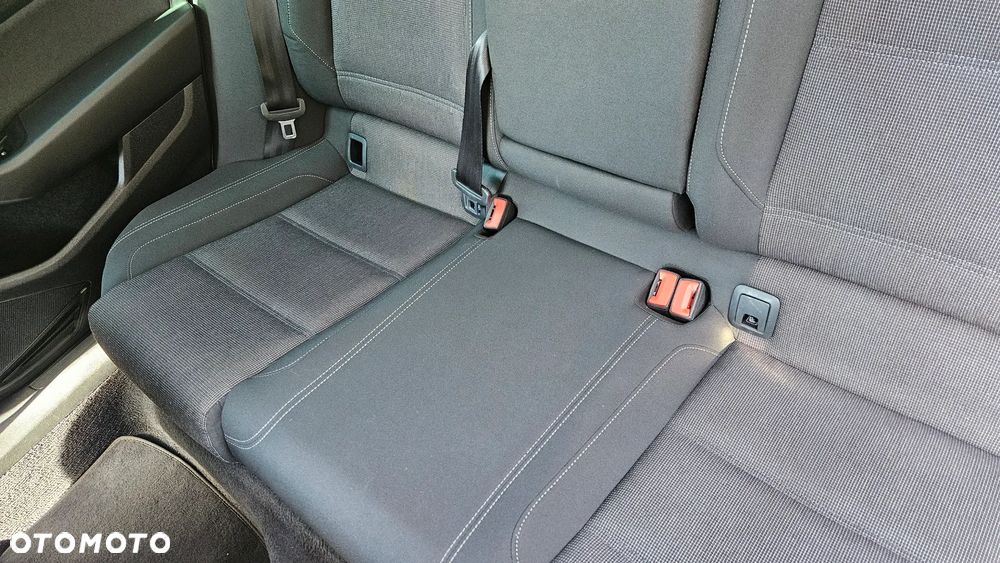 Volkswagen Passat - 17