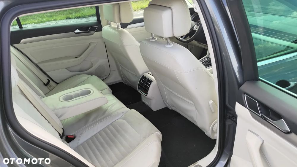 Volkswagen Passat - 35