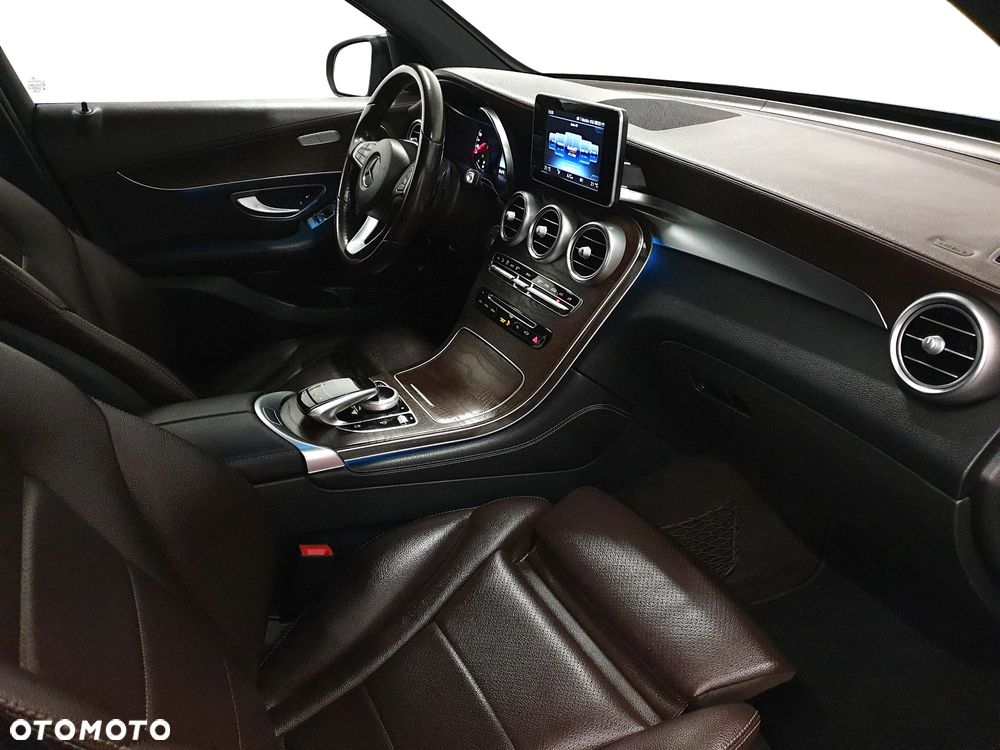 Mercedes-Benz GLC 220 d 4Matic 9G-TRONIC AMG Line - 40