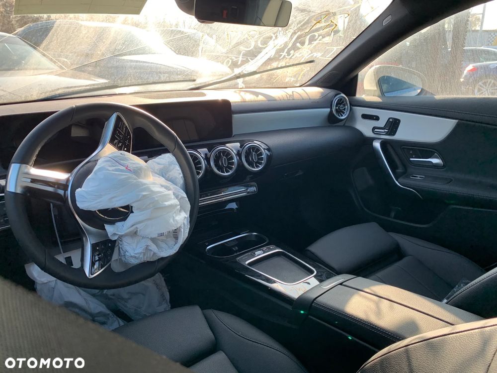 Mercedes-Benz CLA 250 4-Matic 7G-DCT - 16