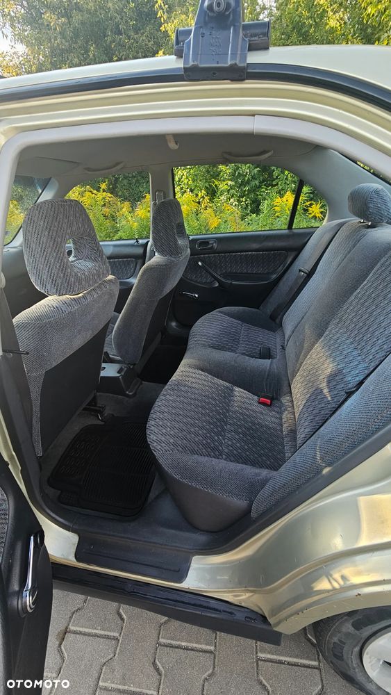 Honda Civic 1.4i S - 5