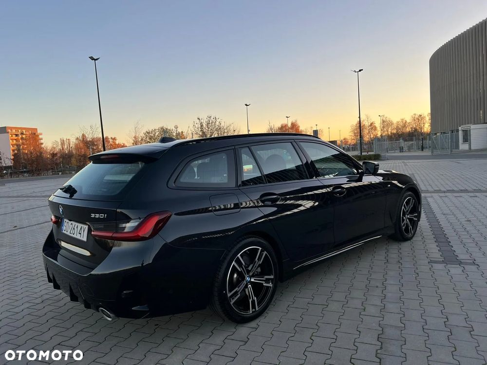 BMW Seria 3 330i xDrive M Sport - 2
