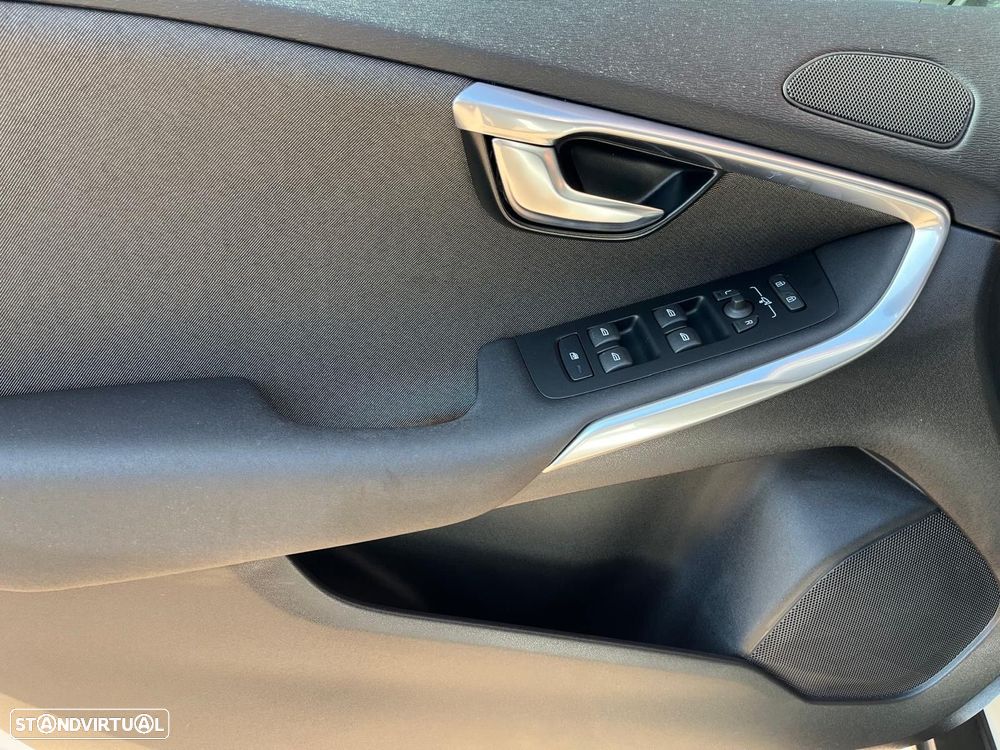 Volvo V40 Cross Country 1.5 T3 Summum Geartronic - 16