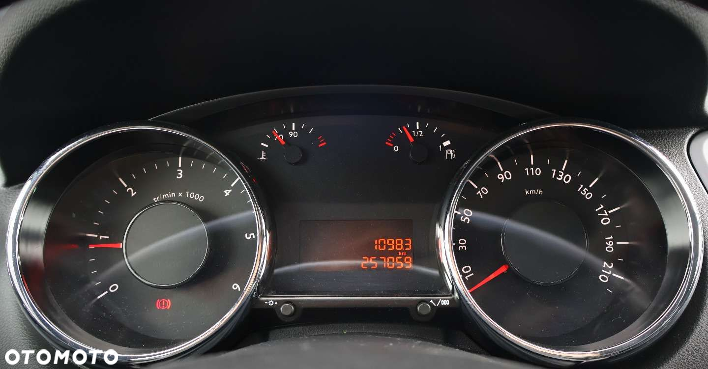 Peugeot 5008 - 21