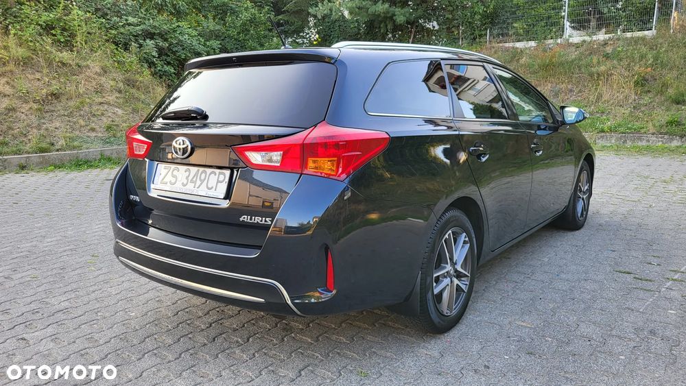 Toyota Auris 1.6 Premium - 11