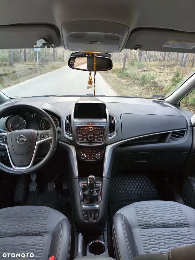 Opel Zafira - 11