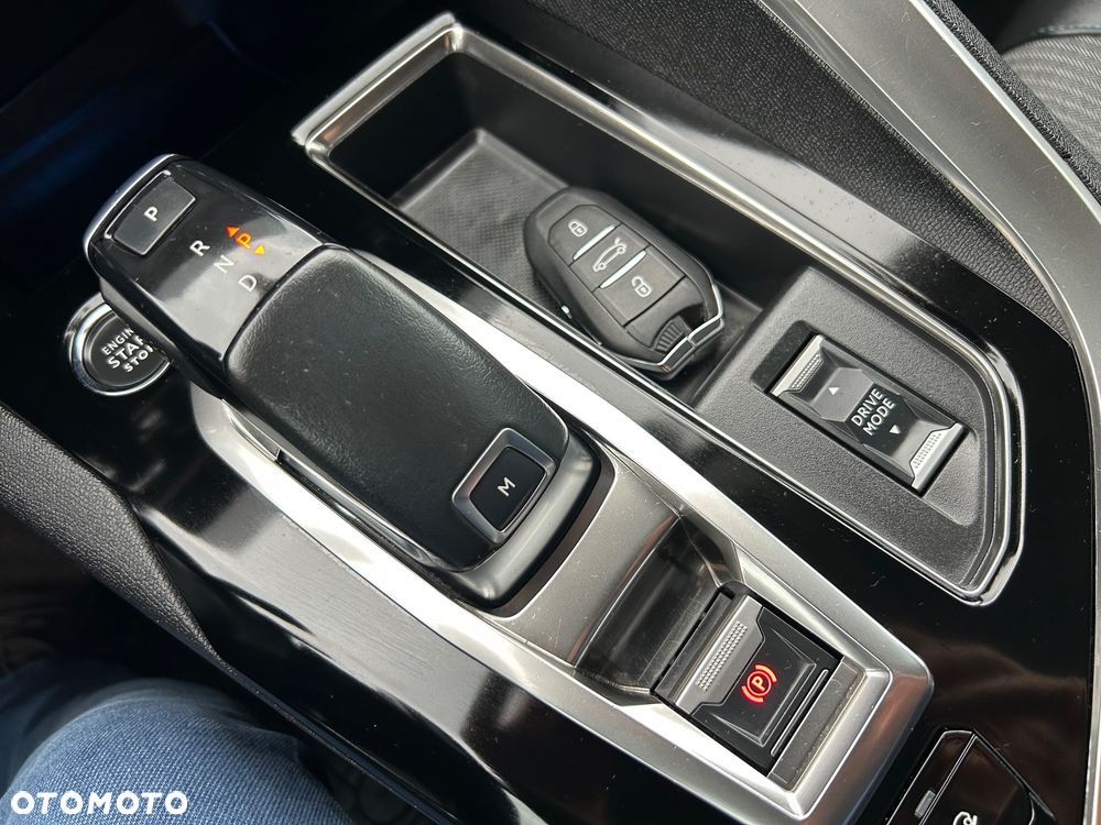Peugeot 3008 1.2 PureTech Allure Pack S&S EAT8 - 28