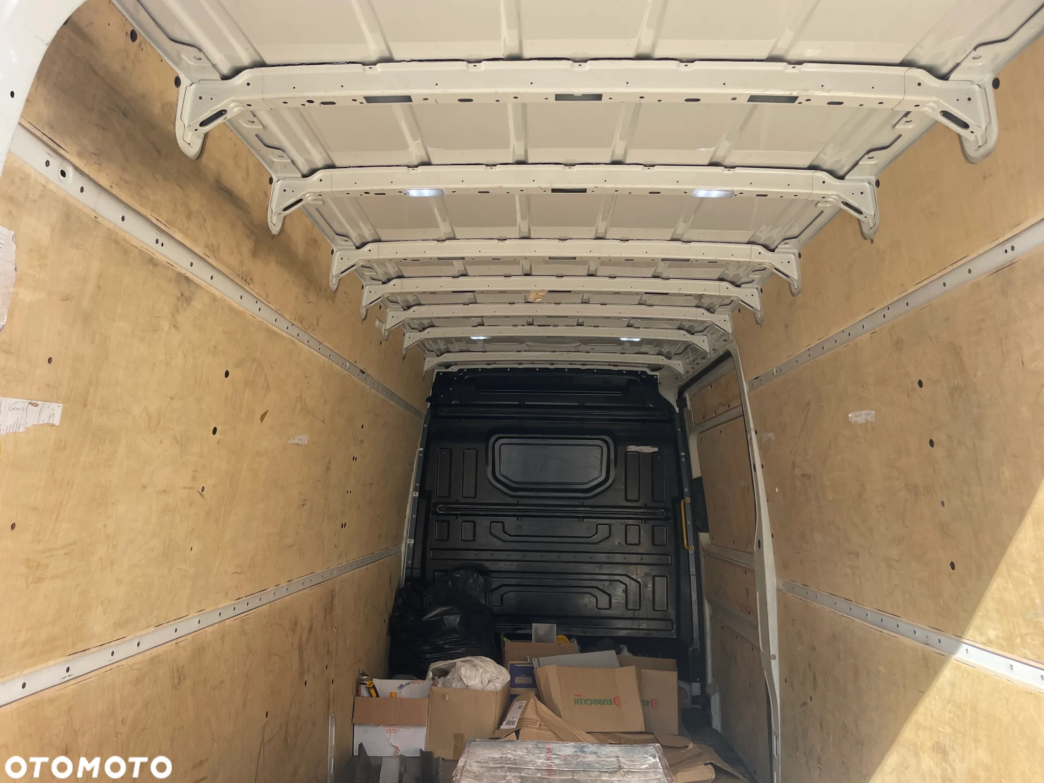 Volkswagen CRAFTER - 11