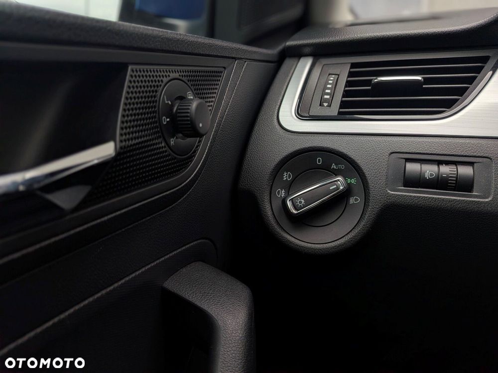Skoda RAPID 1.0 TSI Ambition - 26