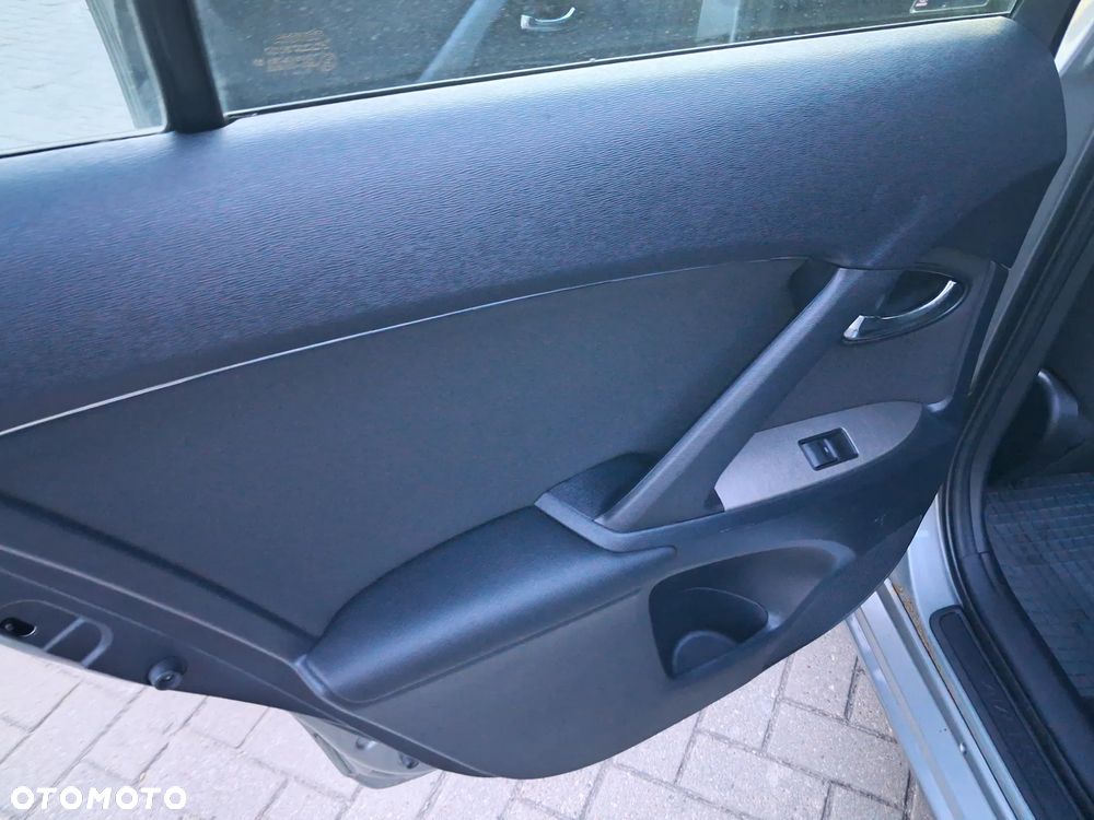 Toyota Avensis 1.8 Executive - 16