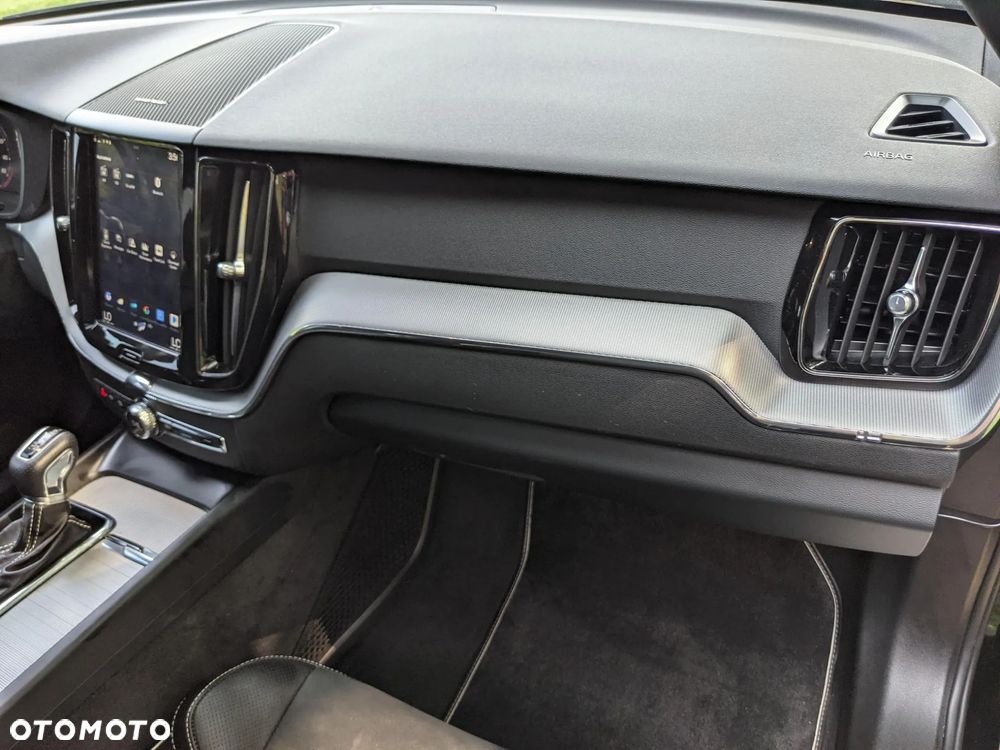 Volvo XC 60 T5 AWD Geartronic RDesign - 19