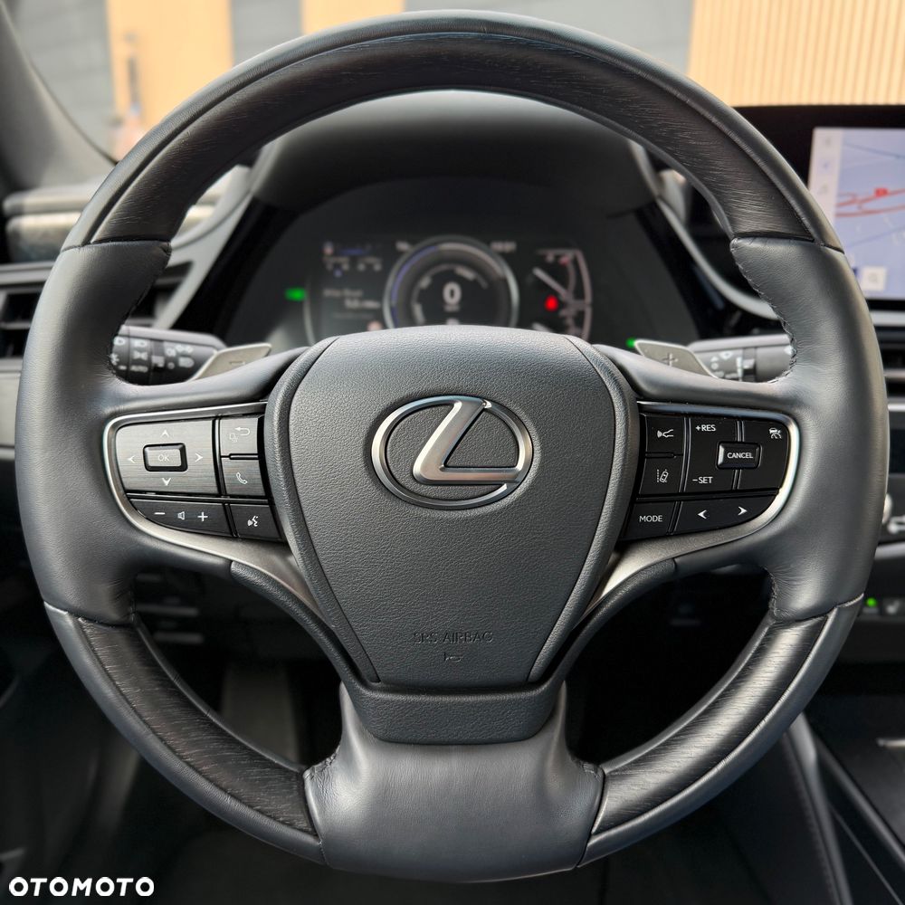 Lexus ES 300h Prestige - 11