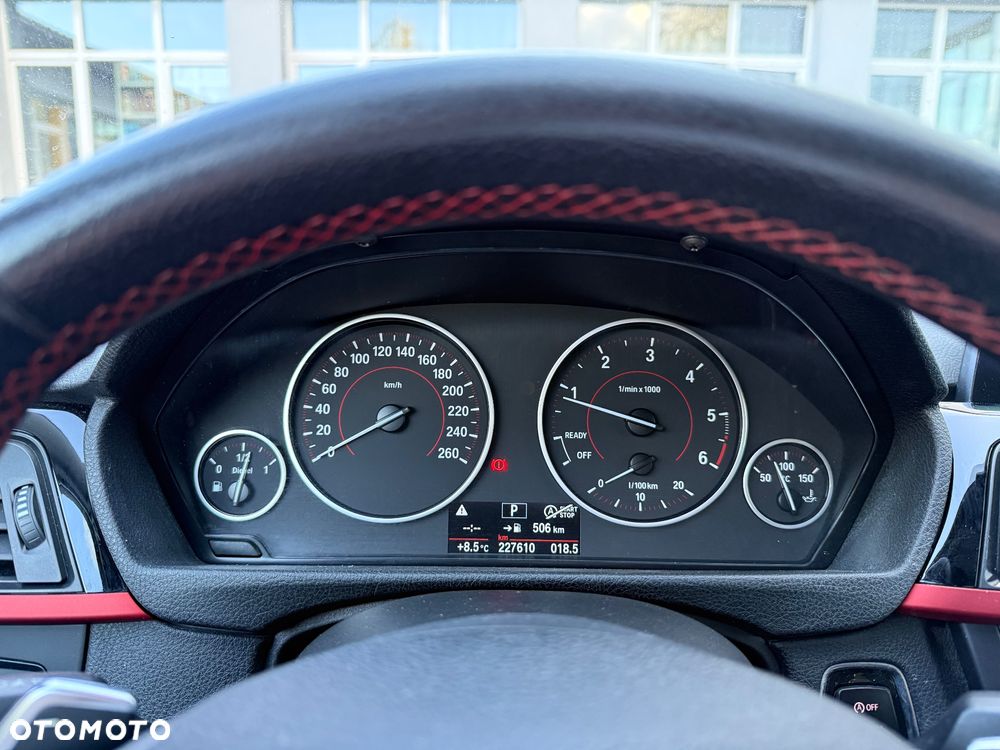 BMW Seria 3 320d DPF Touring Edition Sport - 14