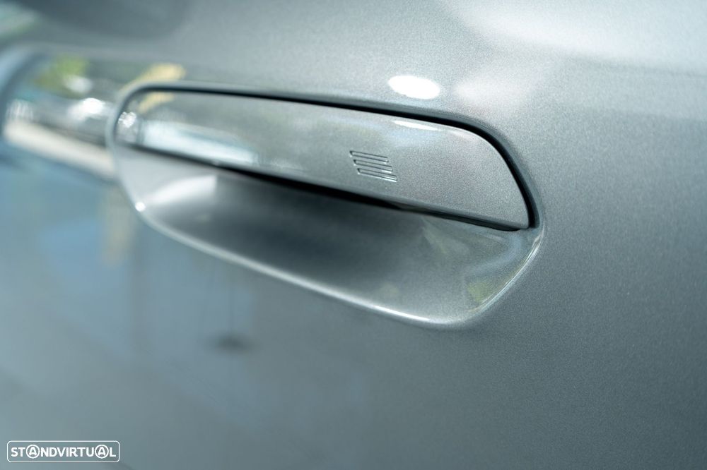 BMW iX2 eDrive20 Pack Desportivo M - 15