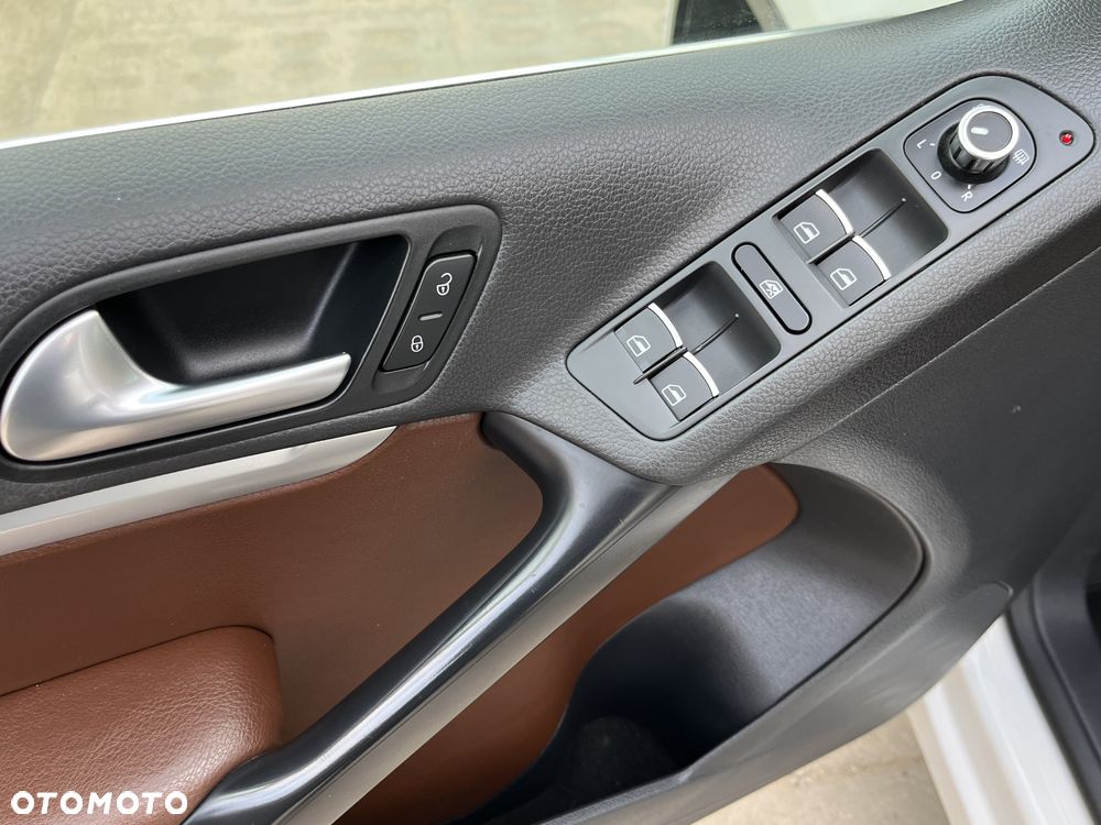 Volkswagen Tiguan 2.0 TDI DPF BlueMotion Technology Cup Sport & Style - 16