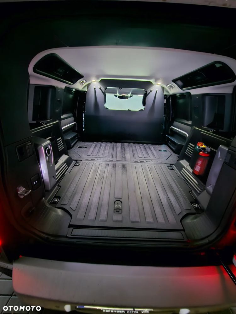 Land Rover Defender - 27