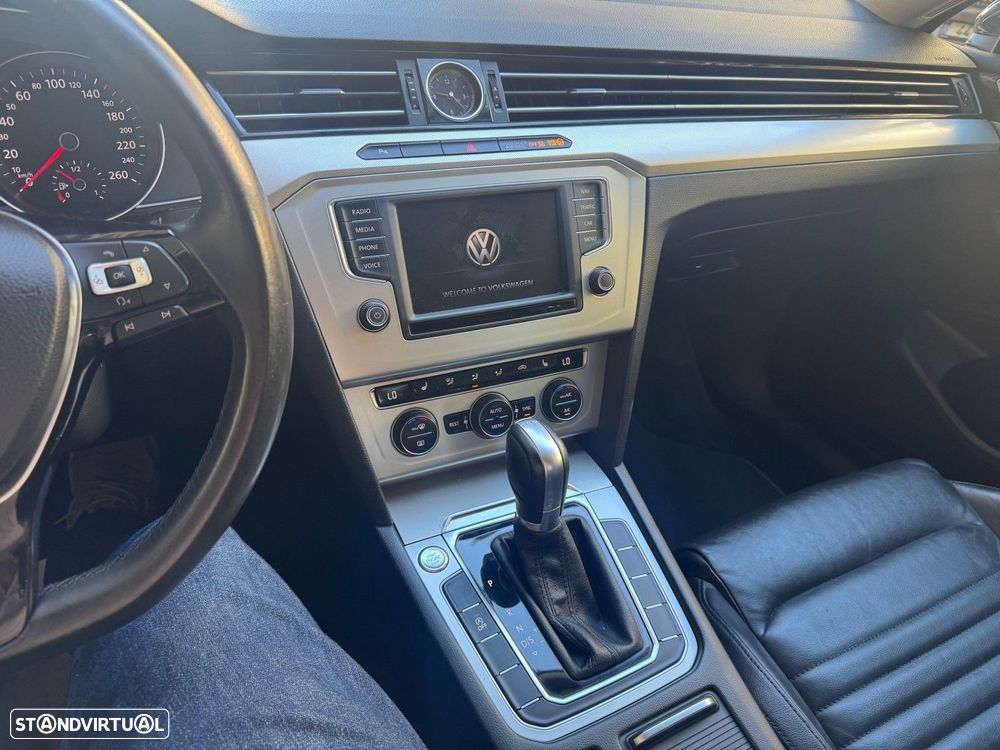 VW Passat 1.6 TDI Highline DSG - 8