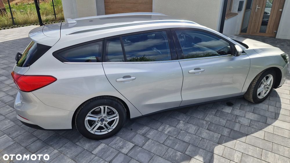 Ford Focus 1.0 EcoBoost Trend Edition - 4