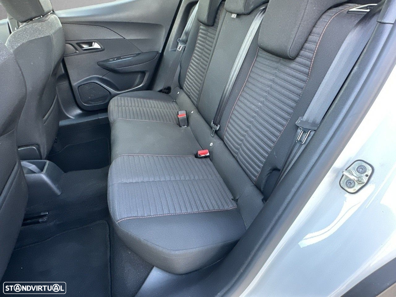 Peugeot 2008 - 9