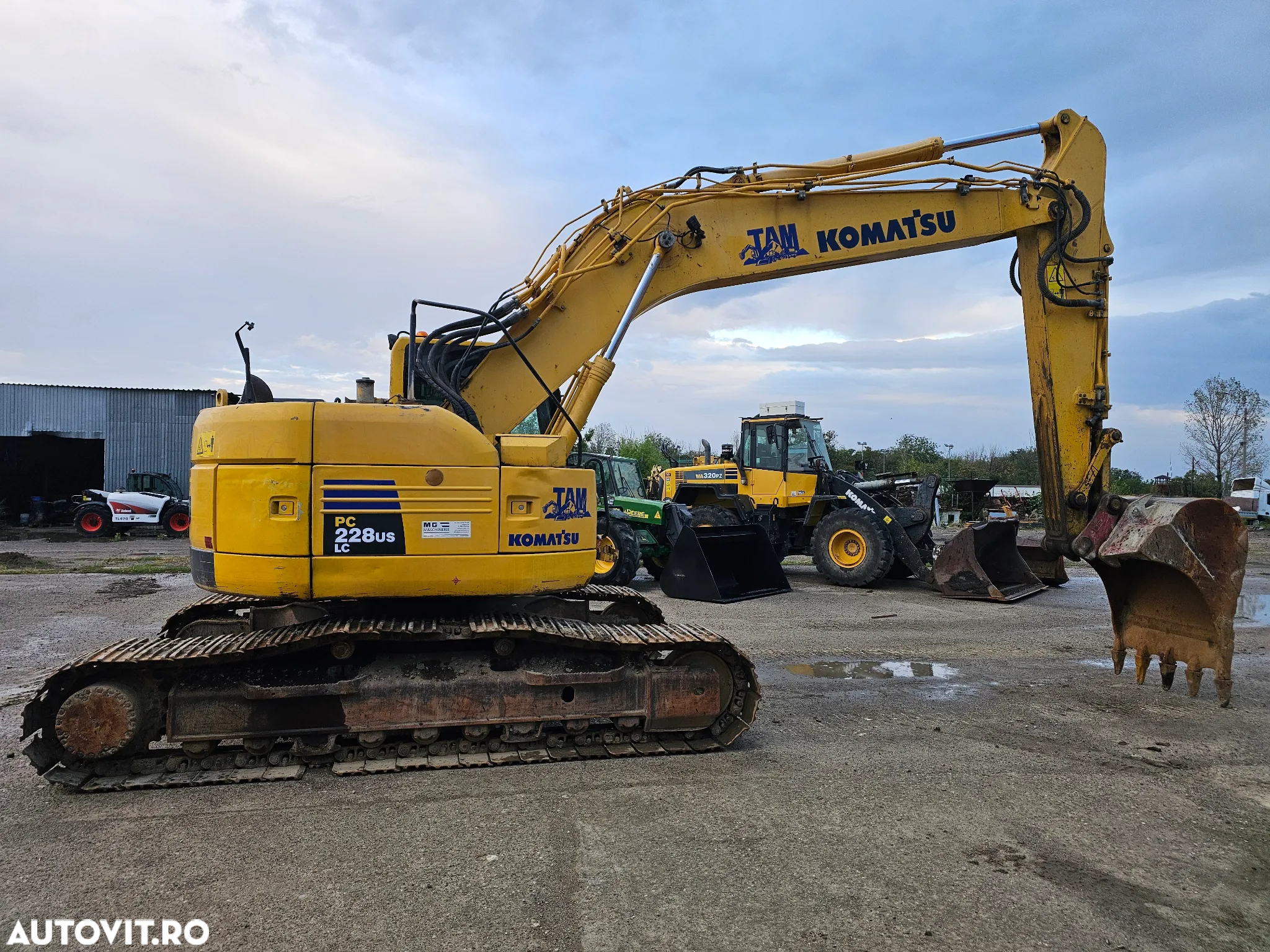 Komatsu PC228 USLC excavator pe senile compact - 5