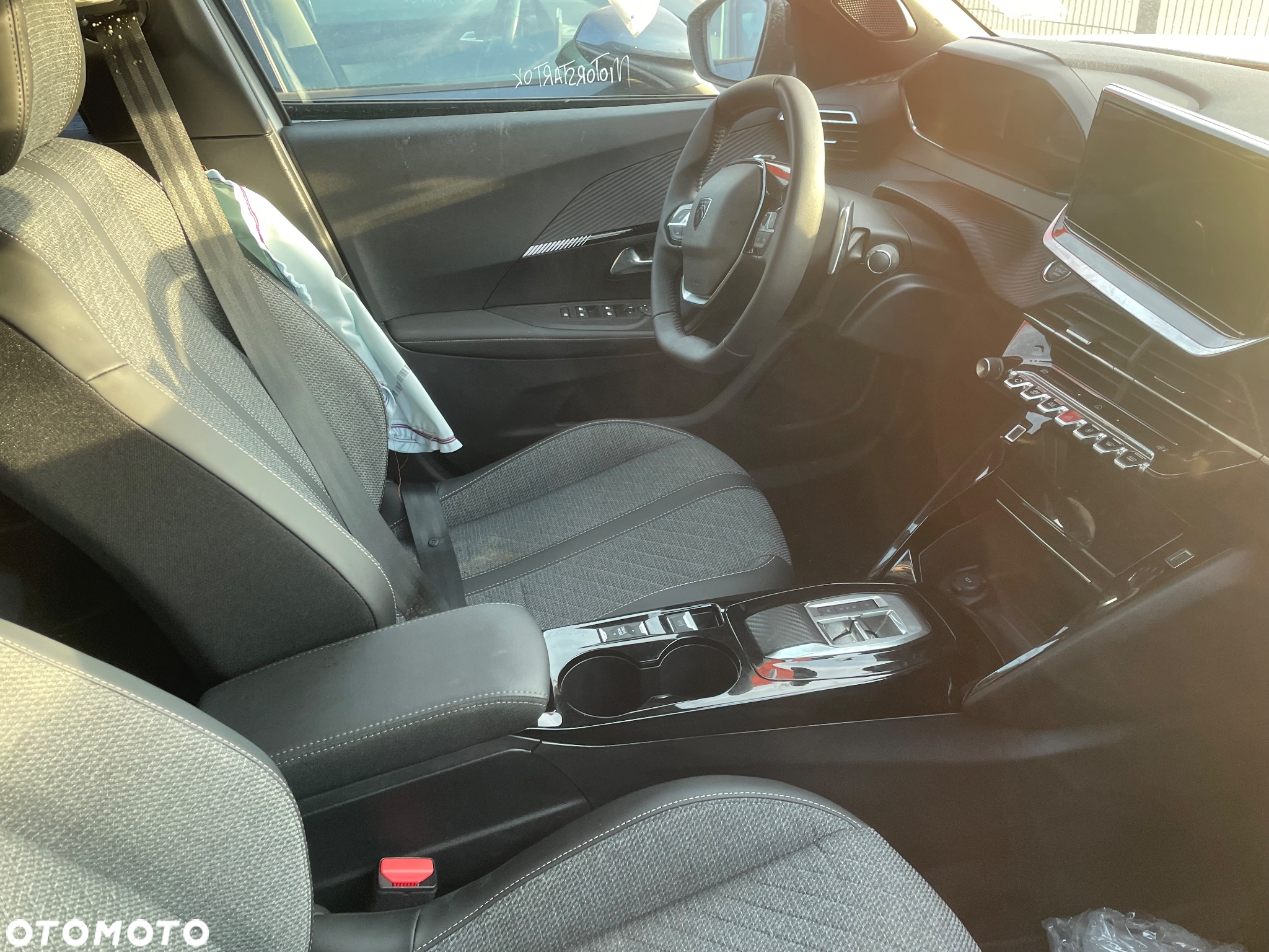 Peugeot 2008 - 5