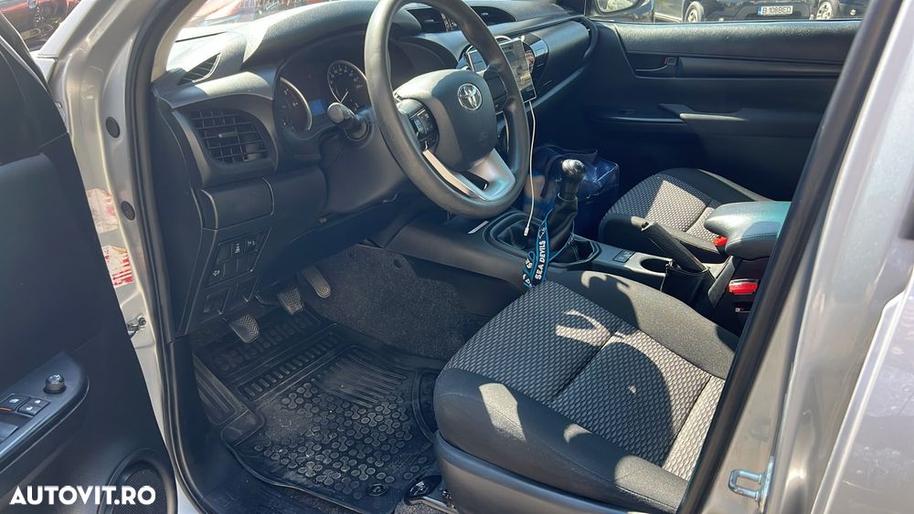 Toyota Hilux 4x4 Double Cab M/T Comfort - 10