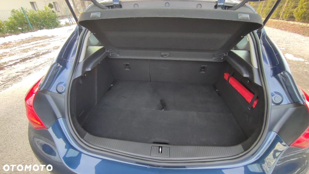 Opel Astra 1.4 Turbo 150 Jahre - 10