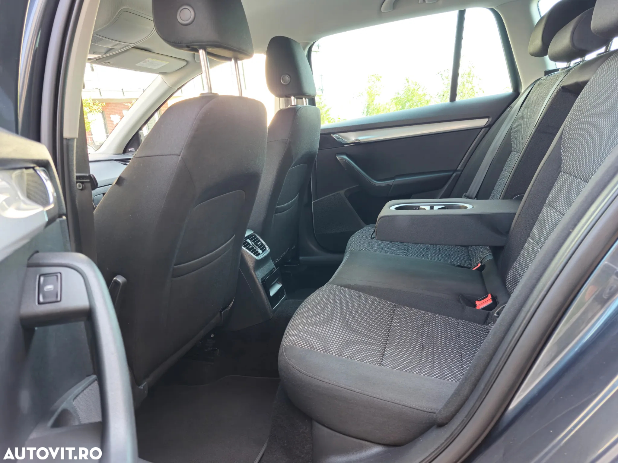 Skoda Octavia 1.4 TSI Green tec DSG Ambition - 8