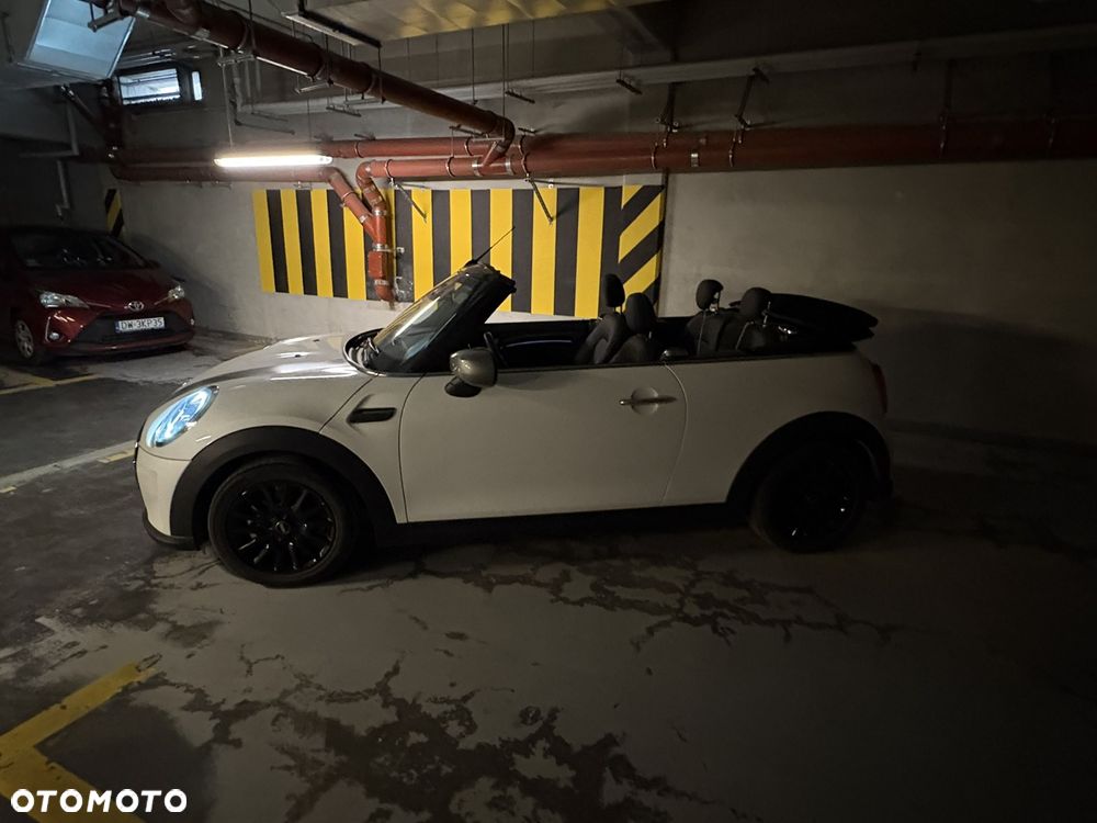 MINI Cooper Essential Trim - 8