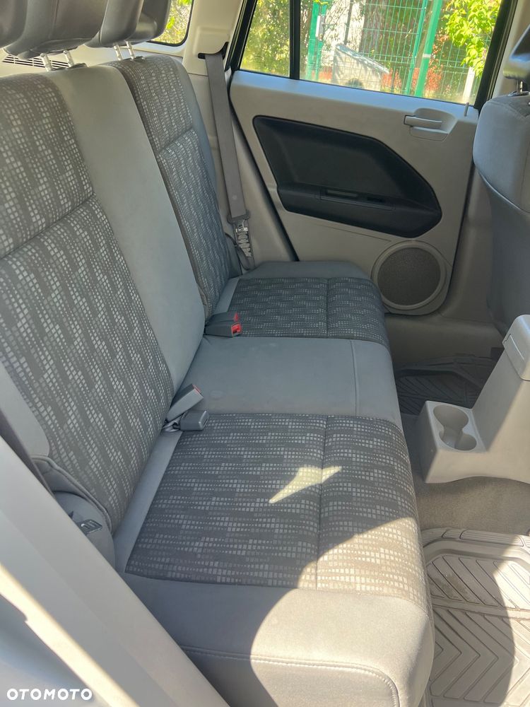 Dodge Caliber - 8