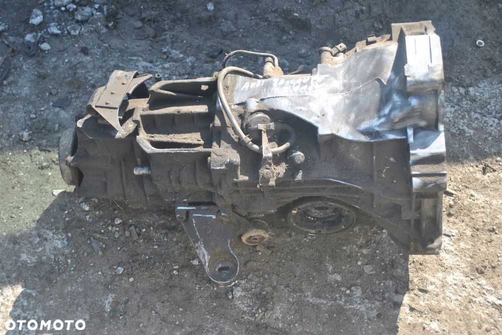 SKRZYNIA MANUALNA BIEGÓW AUDI 80 B4 COUPE 2.0 16V AXG - 4