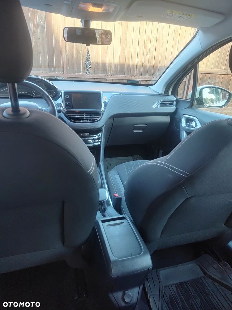 Peugeot 2008 1.2 Pure Tech Active S&S - 5