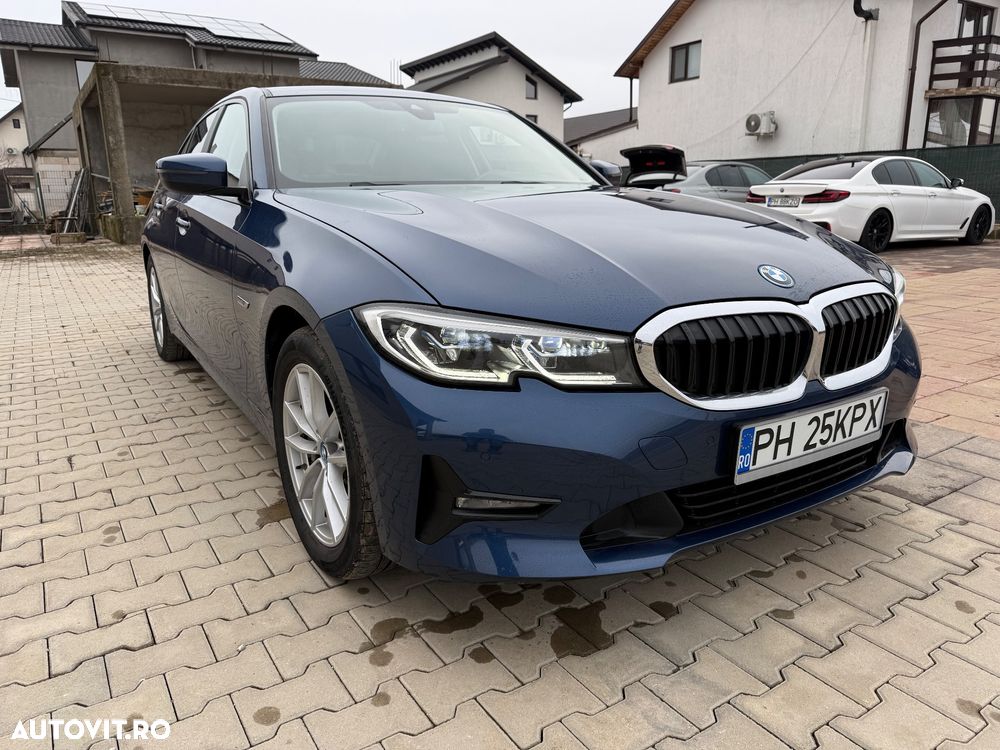 BMW Seria 3 330e Aut. Luxury Line - 1