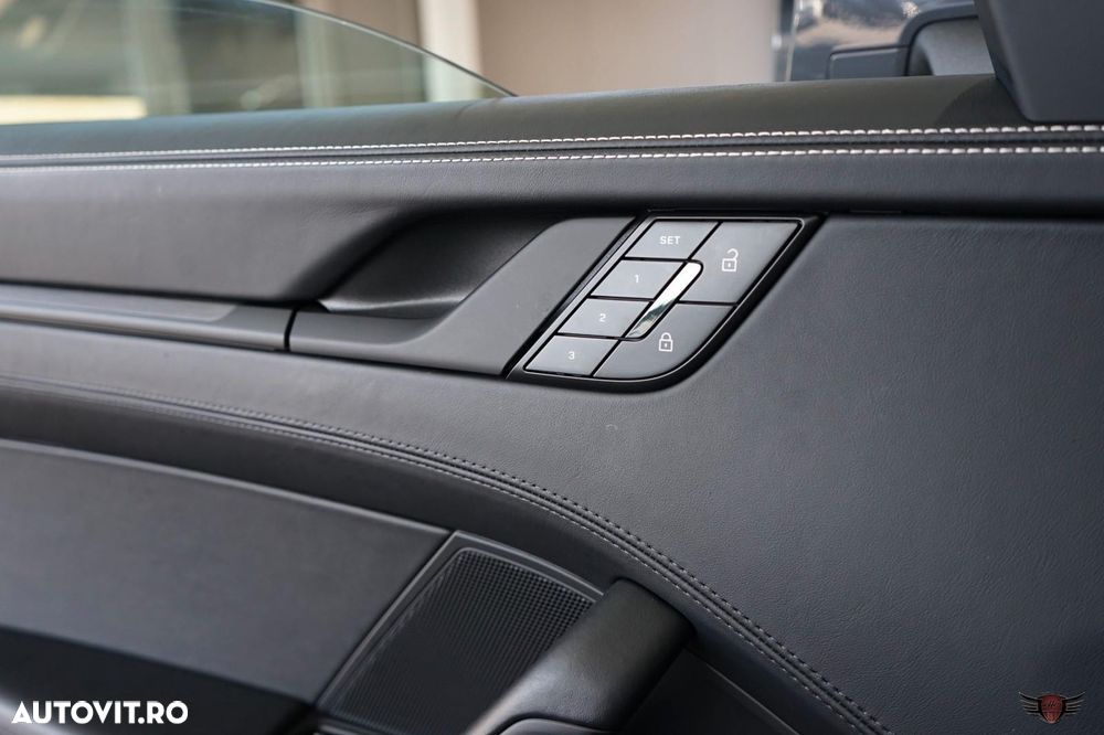 Porsche 911 Carrera GTS T-Hybrid - 24