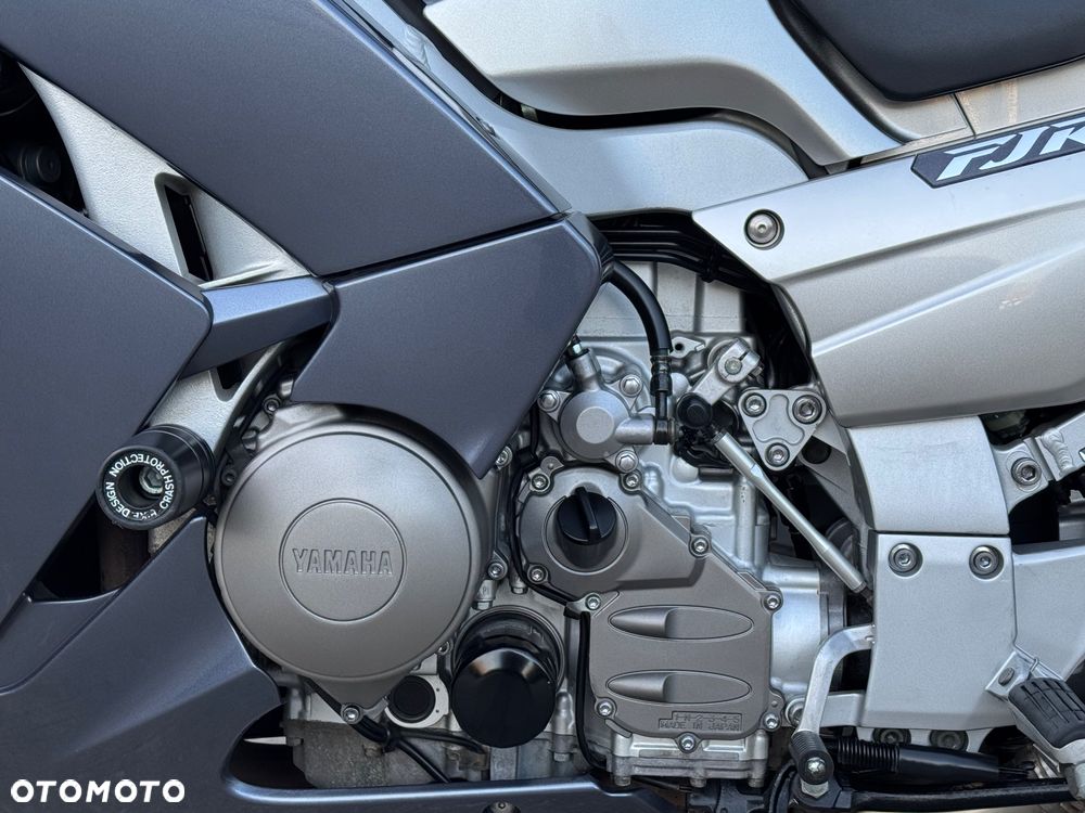 Yamaha FJR - 27