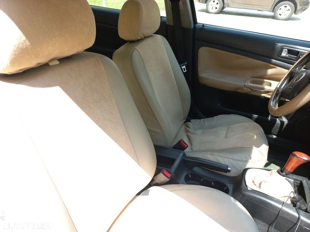 Volkswagen Passat 1.9TDI Highline - 18
