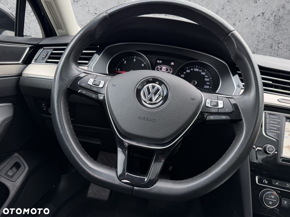 Volkswagen Passat 2.0 TDI BMT 4Mot Highline - 18