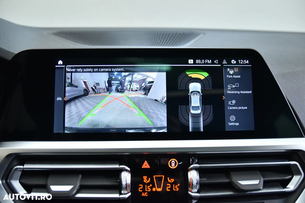 BMW Seria 3 330i xDrive AT - 19