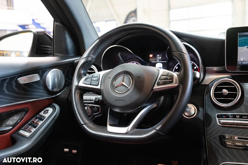 Mercedes-Benz GLC Coupe 250 4Matic 9G-TRONIC AMG Line - 33