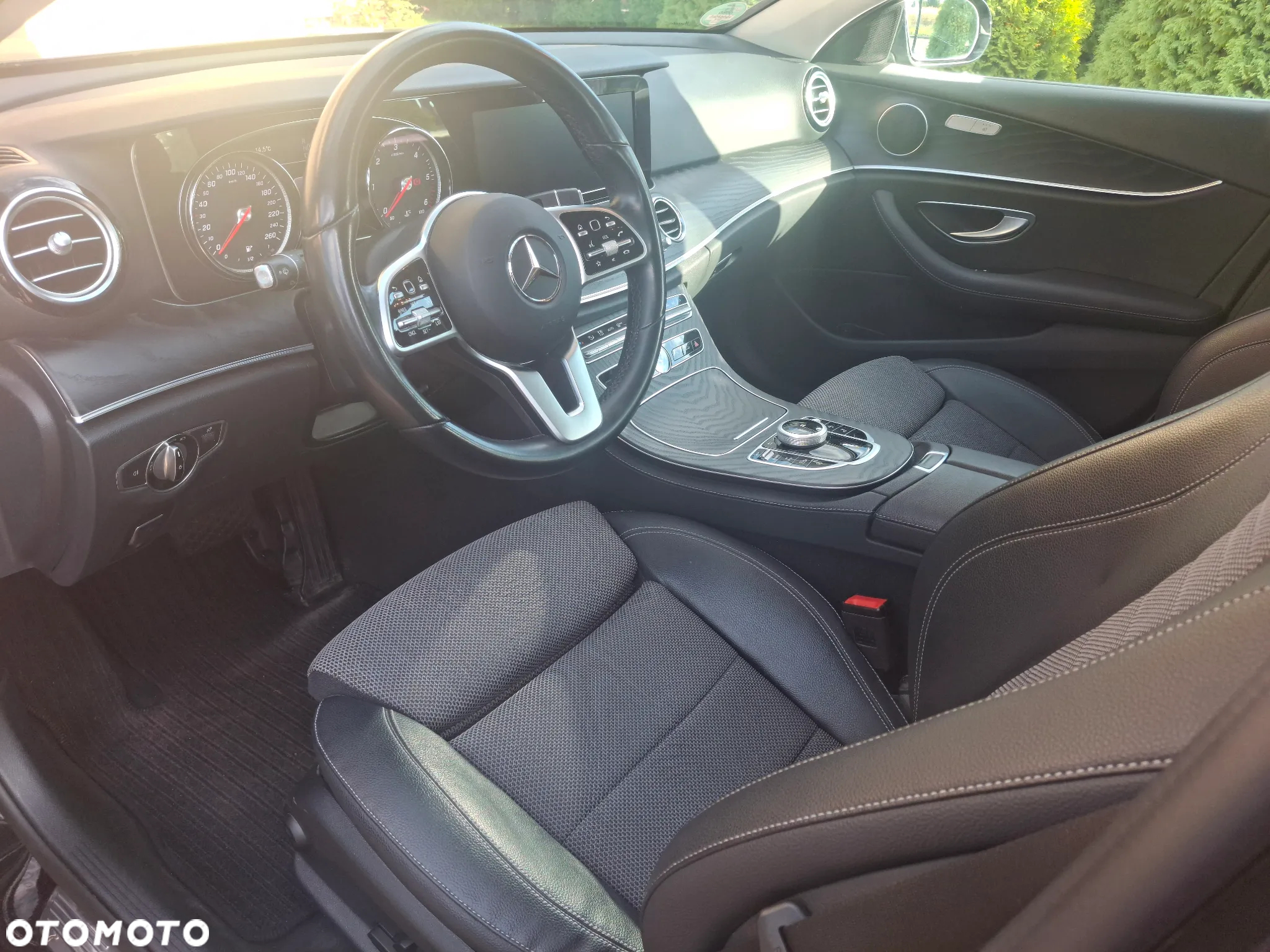 Mercedes-Benz Klasa E 220 d 9G-TRONIC - 25