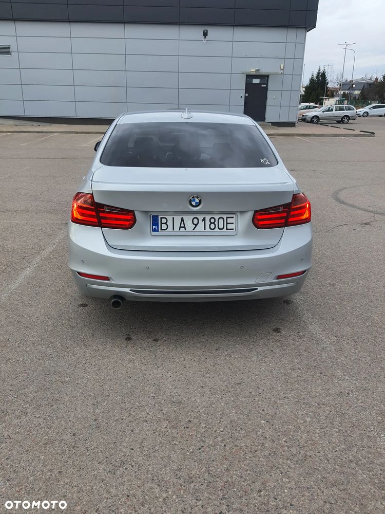 BMW Seria 3 318d Sport Line - 5