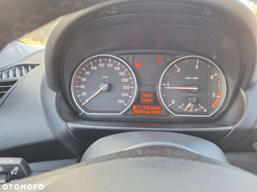 BMW Seria 1 120d DPF - 28