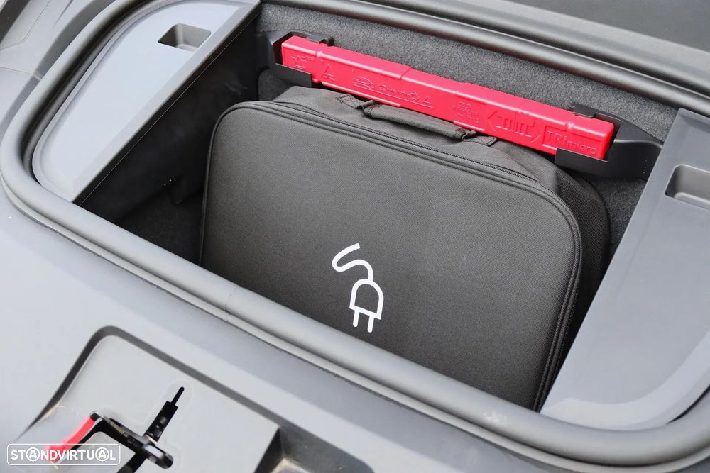 Porsche Taycan 4S - 16