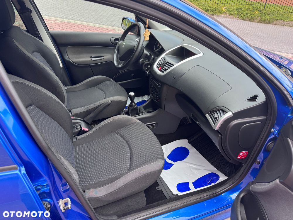 Peugeot 206 plus 75 - 25