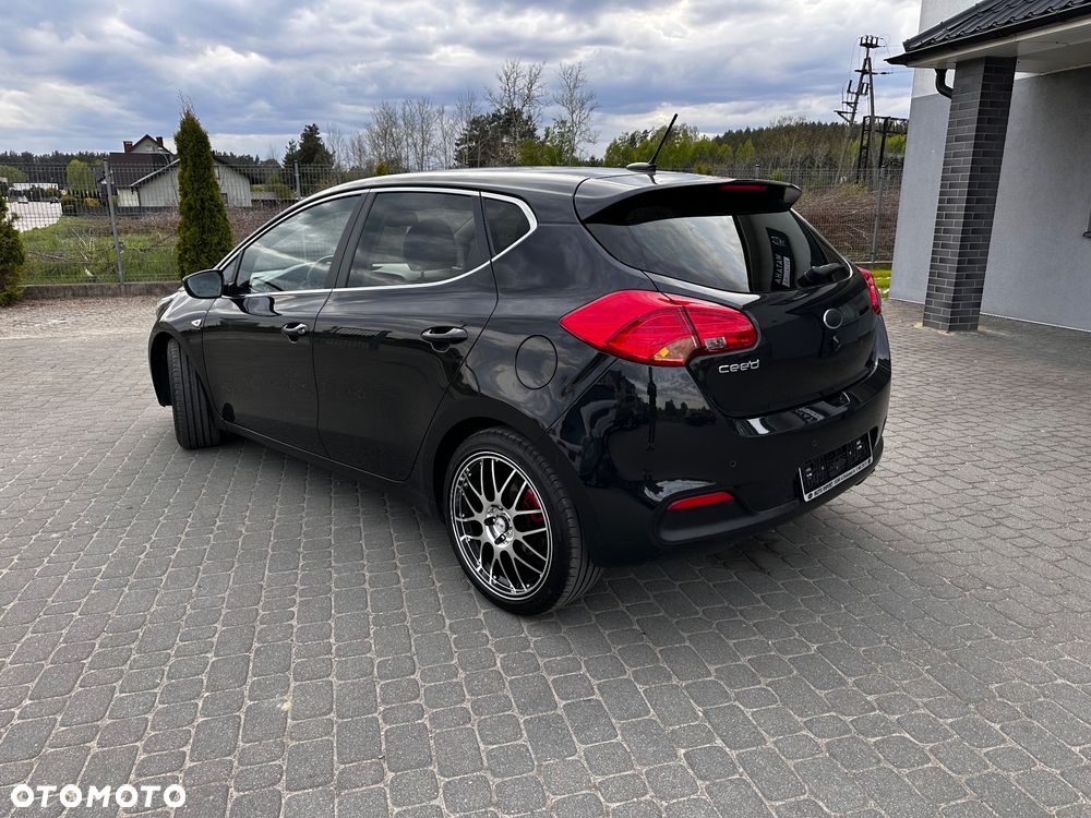 Kia Ceed 1.6 GDI ISG Dream-Team Edition - 8