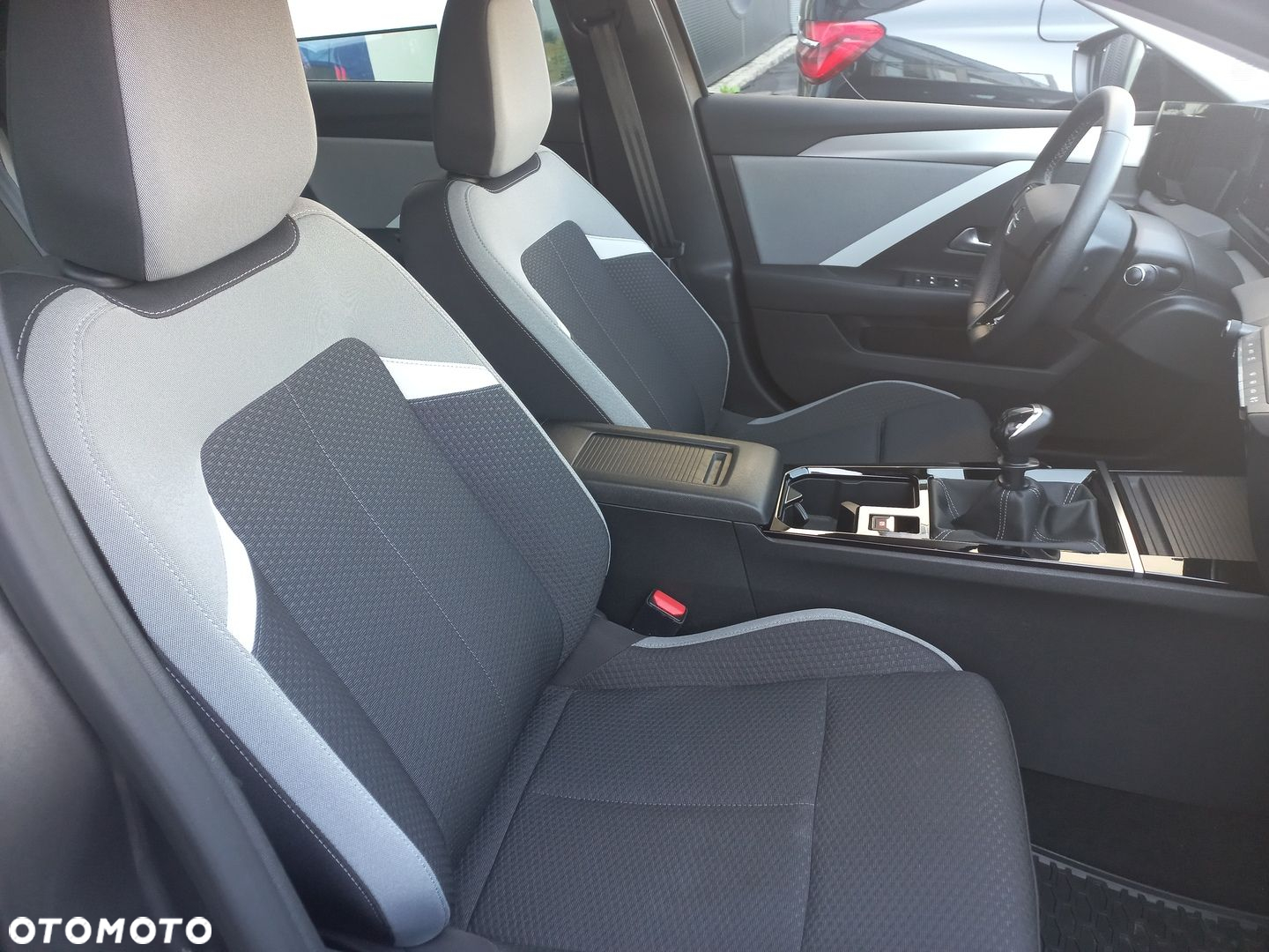Opel Astra V 1.2 T Edition S&S - 15