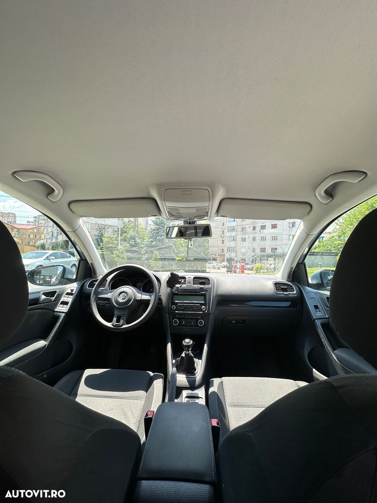 Volkswagen Golf - 8