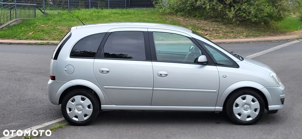 Opel Meriva 1.6 16V Essentia - 9